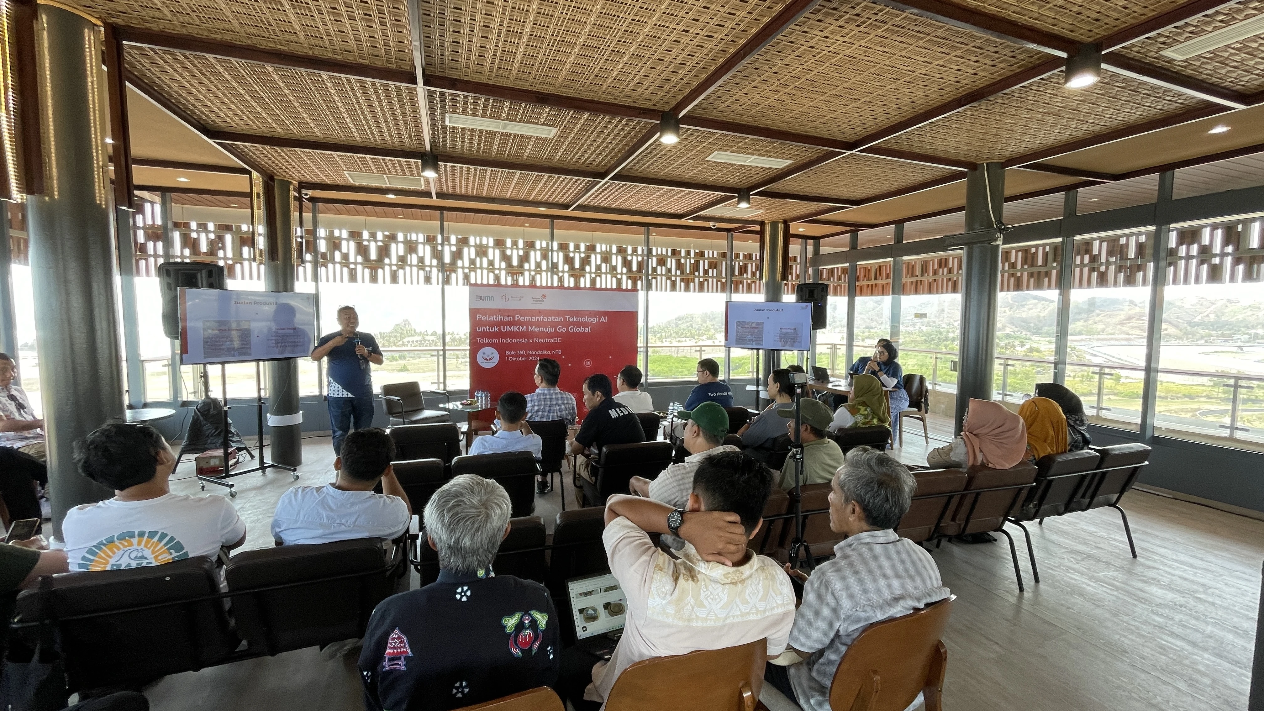 Supporting Local Entrepreneurs to Go Global, Telkom Through NeutraDC Provides AI Technology Training for SMEs in Mandalika
