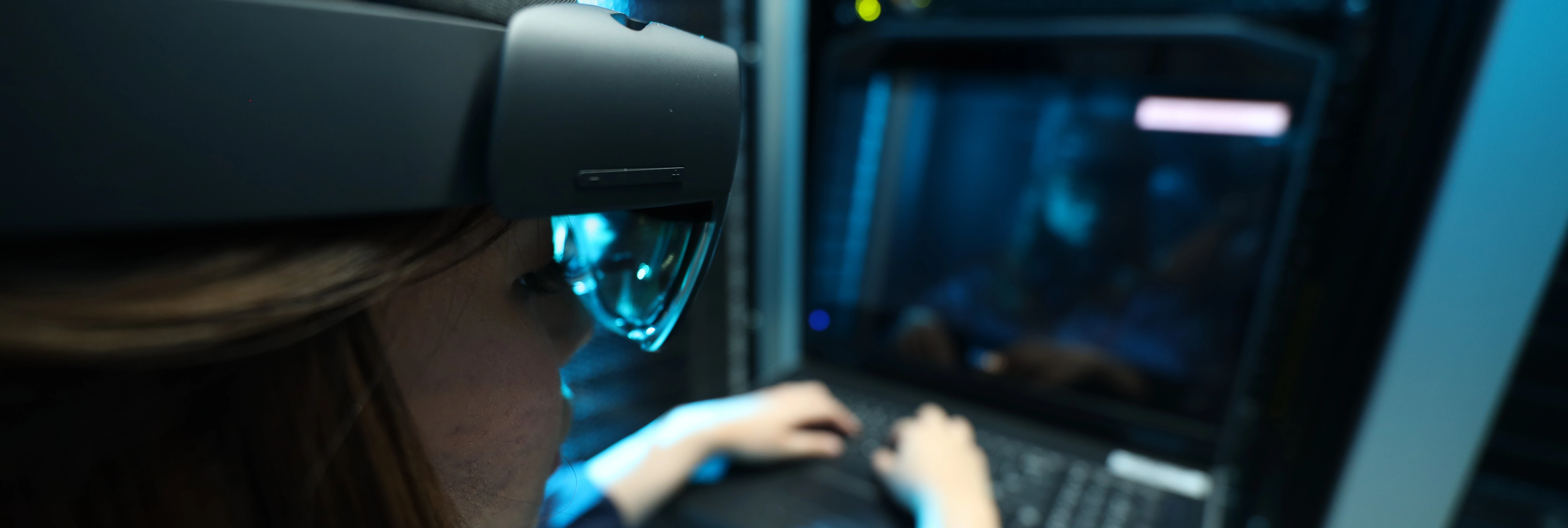 Smart Hands Services in Data Center Indonesia | 24/7 Remote Support